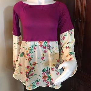 🆕 Bellino Pink/Flowers Bell Sleeves Top-Lg